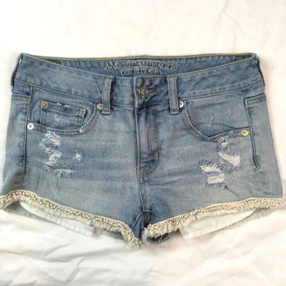 American Eagle Womens Size 2 Medium Wash Blue Distressed Crochet Shortie Shorts